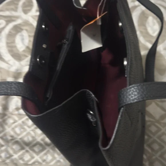 Hermes Black Shoulder Bag with Structured Design - Picture 4 of 4